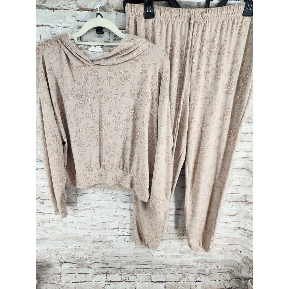 Cozie Animal Print Lounge Set Size Large Jogger Bottom Hoodie Top